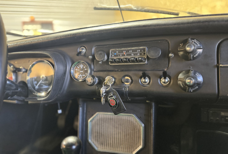 MG B DECAPOTABLE vert anglais + hardtop 