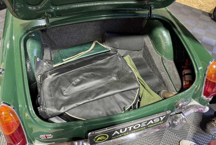 MG B DECAPOTABLE vert anglais + hardtop 