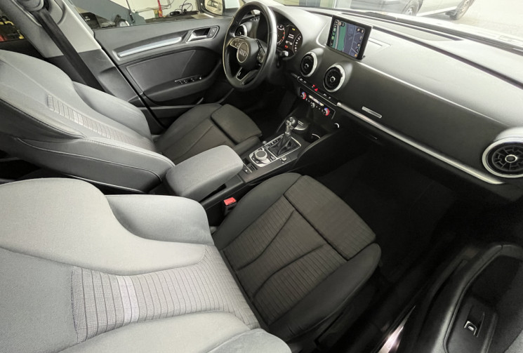 Audi A3 Sportback S-LINE 1.5 35 TFSI 150 ch / CARPLAY