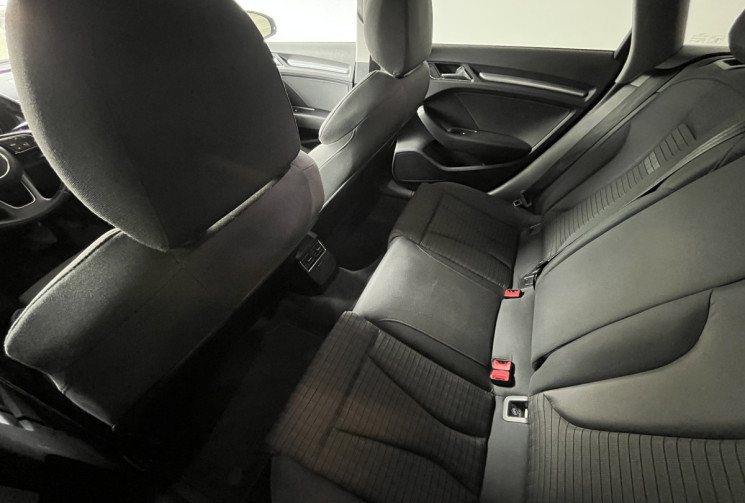 Audi A3 Sportback S-LINE 1.5 35 TFSI 150 ch / CARPLAY