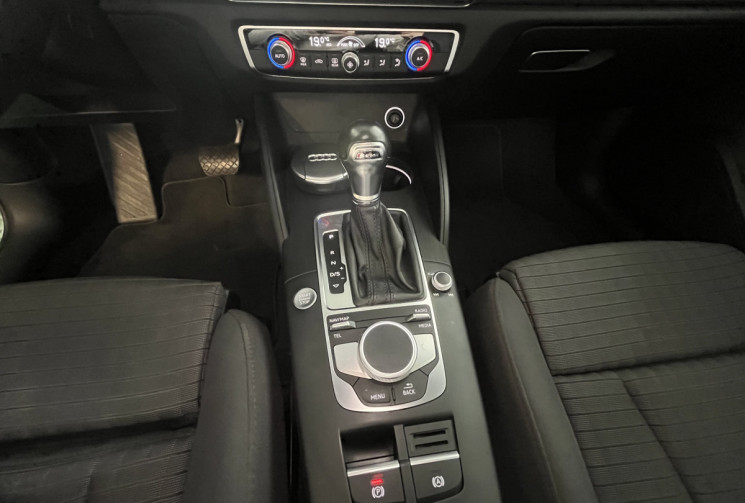 Audi A3 Sportback S-LINE 1.5 35 TFSI 150 ch / CARPLAY