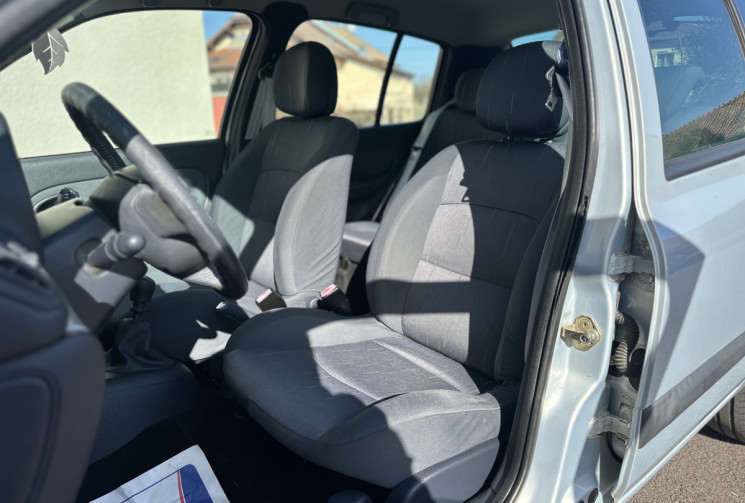 Renault Clio II 5 Portes Phase 2 1.2 i 16V 75 cv