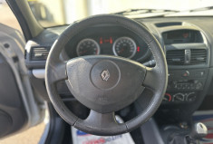 Renault Clio II 5 Portes Phase 2 1.2 i 16V 75 cv