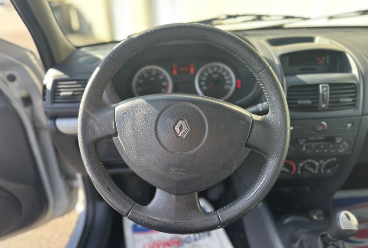 Renault Clio II 5 Portes Phase 2 1.2 i 16V 75 cv