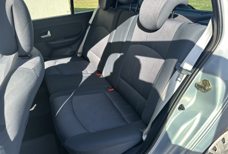 Renault Clio II 5 Portes Phase 2 1.2 i 16V 75 cv