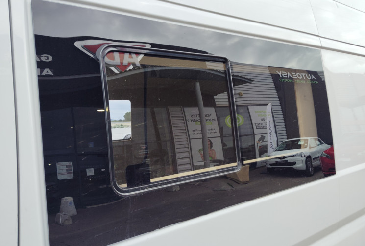 Peugeot Boxer TOLE 335 L3H3 BLUEHDI 140 ASPHALT