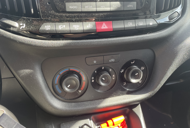 FIAT DOBLO cargo 1.4 t-jet 120cv bi carburation essence/gnv*attelage*clim*Prise usb