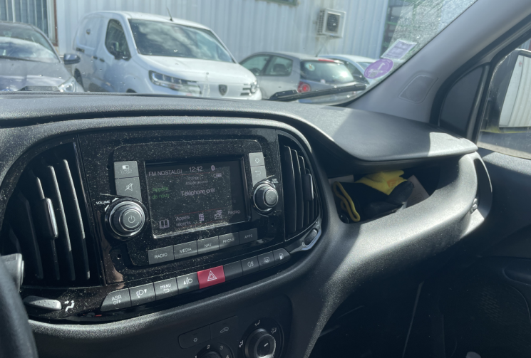 FIAT DOBLO cargo 1.4 t-jet 120cv bi carburation essence/gnv*attelage*clim*Prise usb