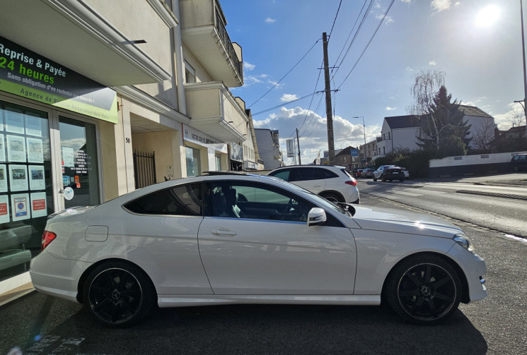 Mercedes Classe C 180 coupé 1.6i TURBO 156 cv pack AMG PLUS  Toit Panoramique 