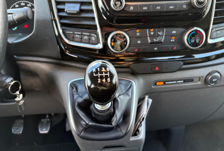 Ford CUSTOM L1H1 2.0 TDCi  130 LIMITED / DISTRIBUTION NEUF / GARANTIE 12 MOIS 