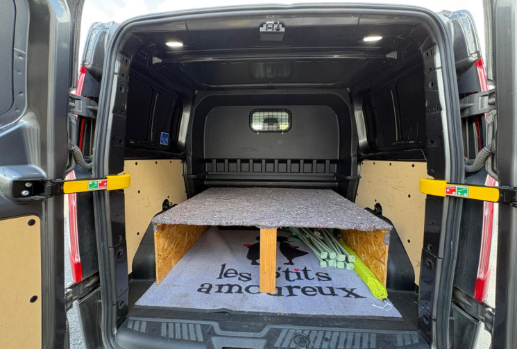 Ford CUSTOM L1H1 2.0 TDCi  130 LIMITED / DISTRIBUTION NEUF / GARANTIE 12 MOIS 