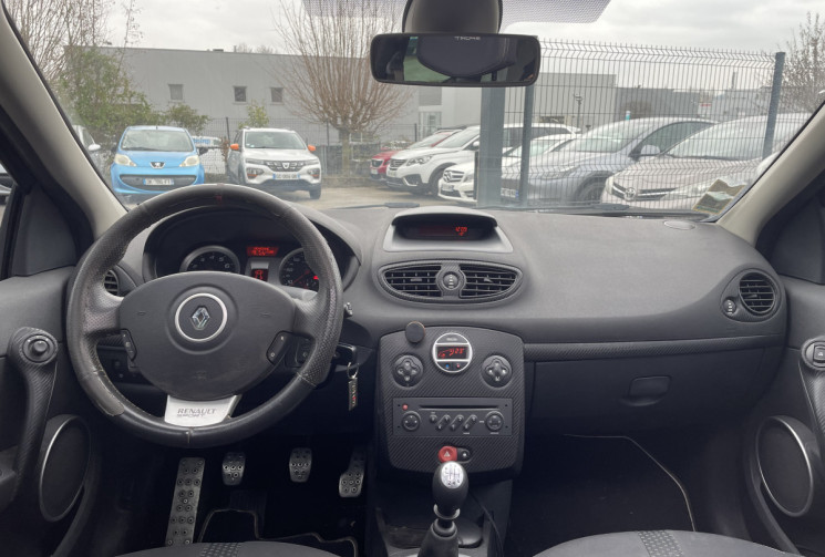 Renault Clio III RS 2.0 / 200 CH / LIGNE INOX