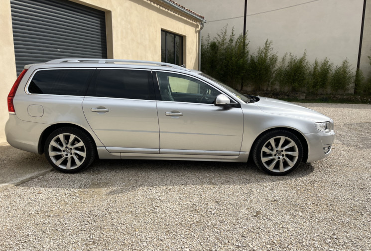 Volvo V70 III D4 181ch Summum Geartronic