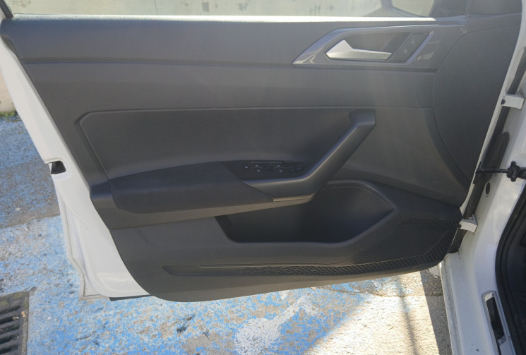 Volkswagen Polo VI 1.0 TSI 12V BMT IQ DRIVE BUSINESS