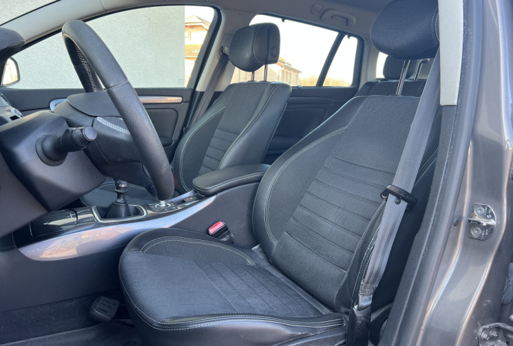 Renault LAGUNA 2.0 DCI 150 CH BVM6 / BOSE / 1ERE MAIN