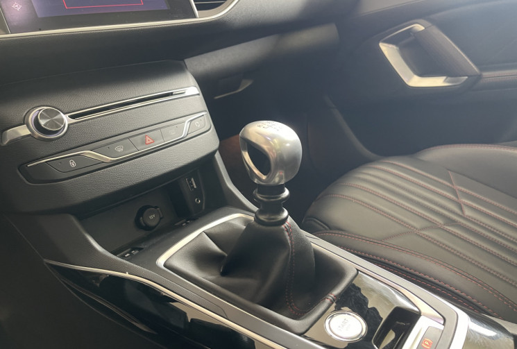 Peugeot 308  GT Line 130cv 1.2 Puretech Courroie distribution OK + Toit Panoramique 