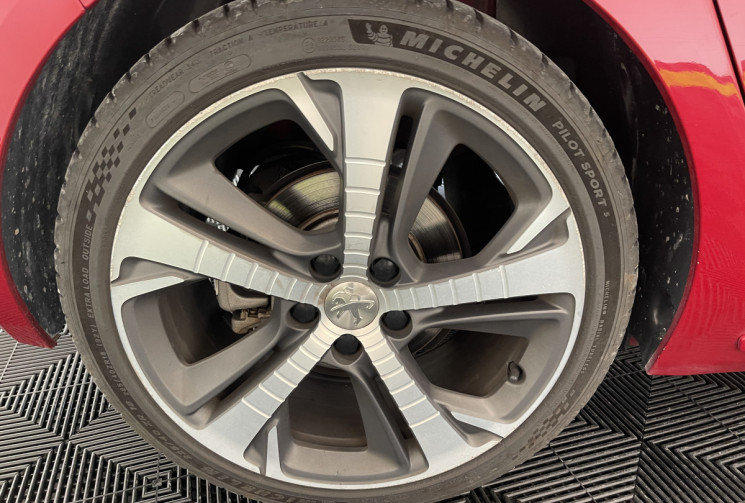 Peugeot 308  GT Line 130cv 1.2 Puretech Courroie distribution OK + Toit Panoramique 