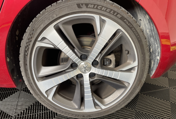 Peugeot 308  GT Line 130cv 1.2 Puretech Courroie distribution OK + Toit Panoramique 