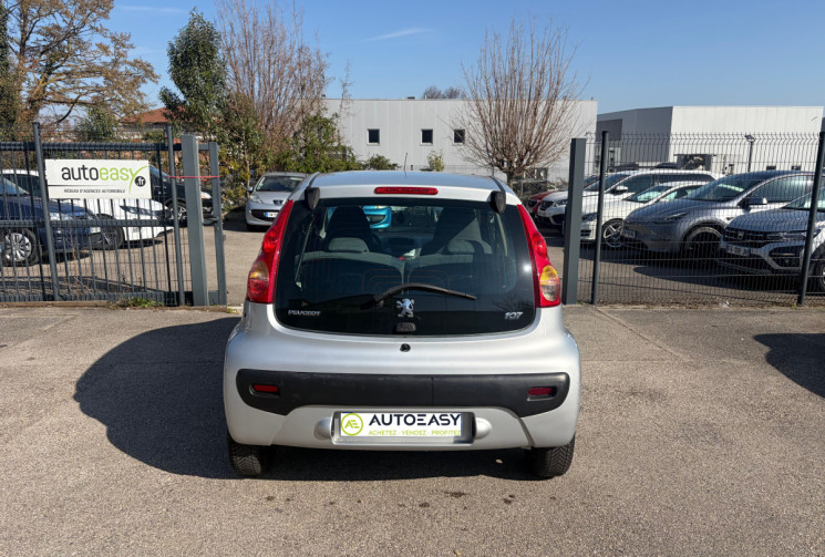 Peugeot 107 1.0 / 68 CH / TRENDY / CLIM 