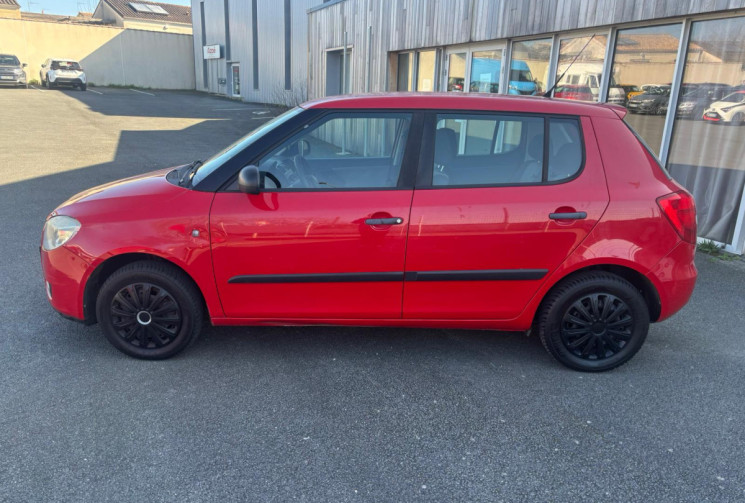 Skoda Fabia II 1.2 HTP 60 / IDEAL JEUNE CONDUCTEUR / GARANTIE 6 MOIS