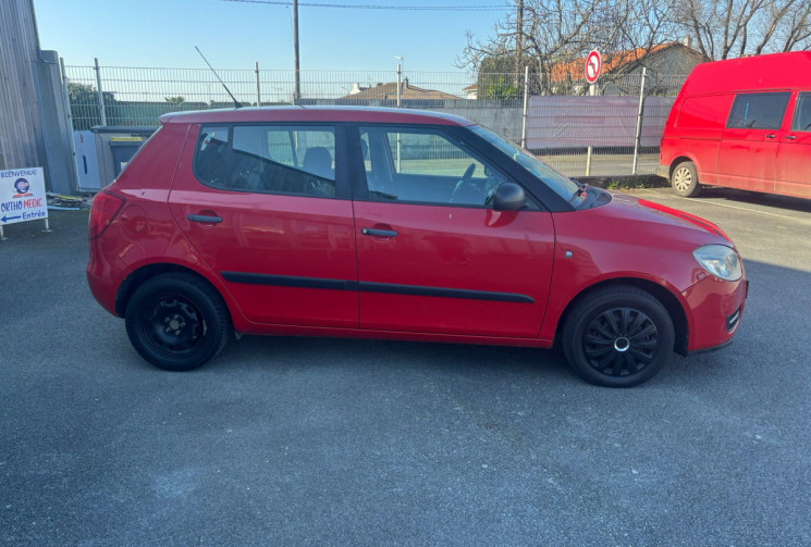 Skoda Fabia II 1.2 HTP 60 / IDEAL JEUNE CONDUCTEUR / GARANTIE 6 MOIS