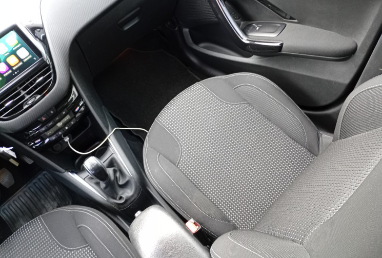 Peugeot 208 1.2 essence 84ch Allure / Distribution OK