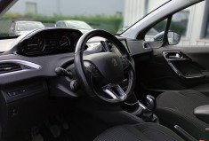 Peugeot 208 1.2 essence 84ch Allure / Distribution OK