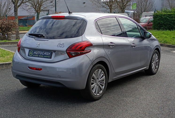 Peugeot 208  1.2 82 ch Allure / Distribution OK