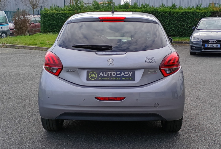 Peugeot 208  1.2 82 ch Allure / Distribution OK
