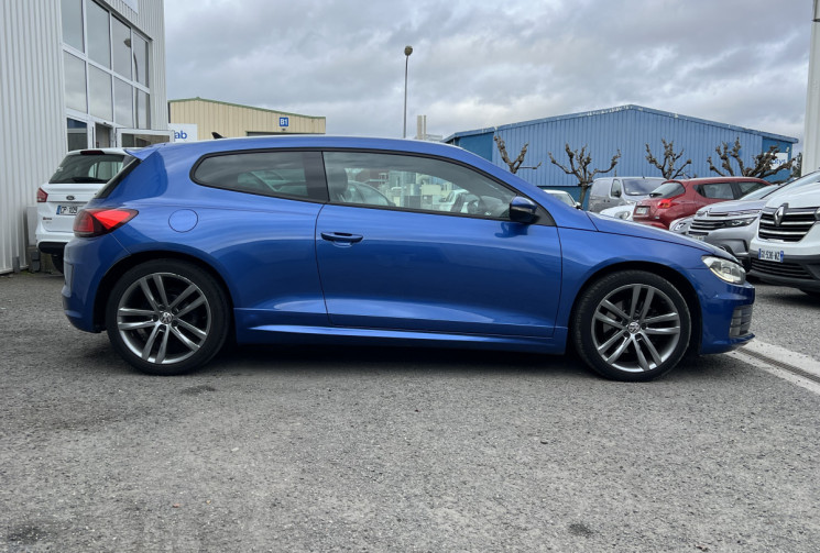 Volkswagen Scirocco 2.0 TSI 180 cv R-line DSG * Sièges Cuir Chauffants * Caméra * Excellent Etat