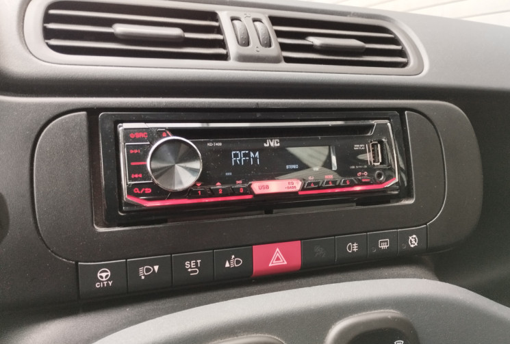 FIAT Panda III 1.2 i 69 S&S POP BVM5 + Attelage