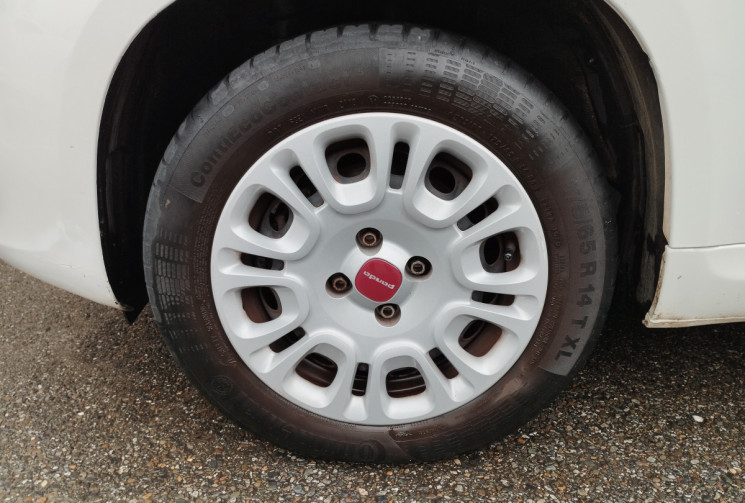 FIAT Panda III 1.2 i 69 S&S POP BVM5 + Attelage