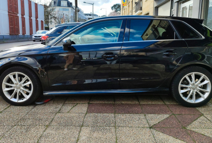 Audi A3 SPORTBACK 1.6 / 110 ch  Tdi / S-line