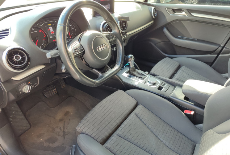 Audi A3 SPORTBACK 1.6 / 110 ch  Tdi / S-line