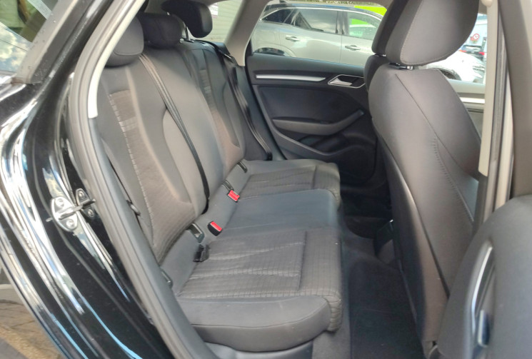 Audi A3 SPORTBACK 1.6 / 110 ch  Tdi / S-line