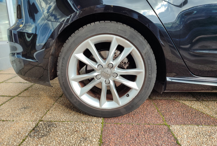 Audi A3 SPORTBACK 1.6 / 110 ch  Tdi / S-line