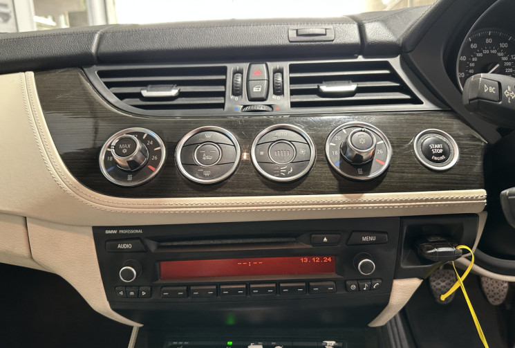 BMW Z4 S Drive 2.5 E89 204 ch RHD