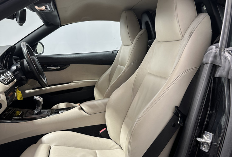 BMW Z4 S Drive 23i 2.5 E89 204 ch RHD