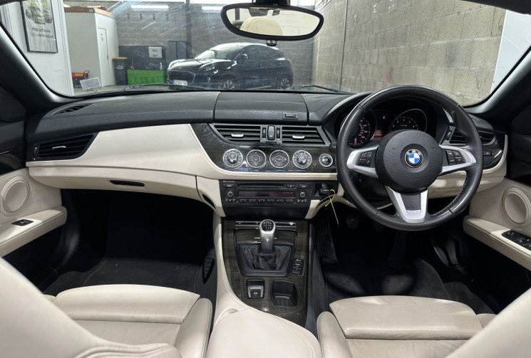 BMW Z4 S Drive 23i 2.5 E89 204 ch RHD