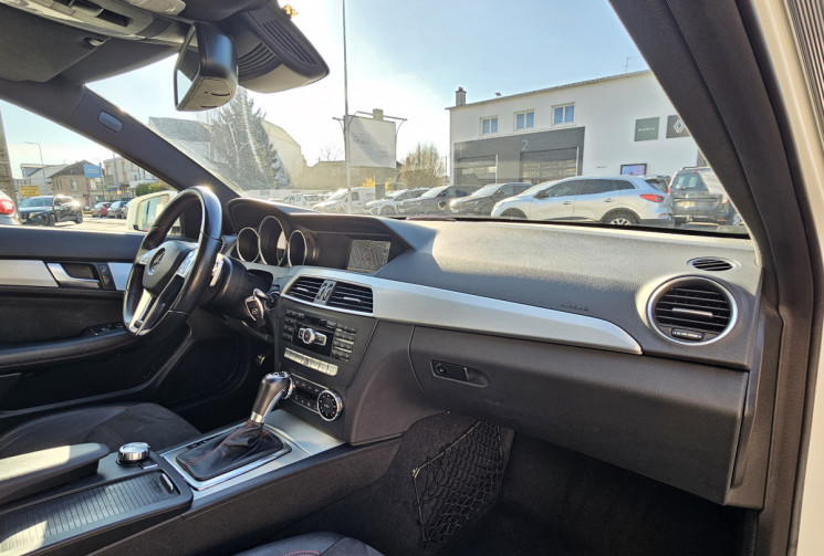 Mercedes Classe C 180 coupé 1.6i TURBO 156 cv pack AMG PLUS  Toit Panoramique 