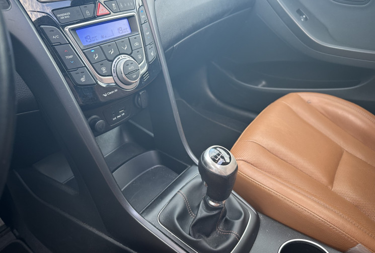 Hyundai i30 COUPE 1.6 CRDi 128 PREMIUM 