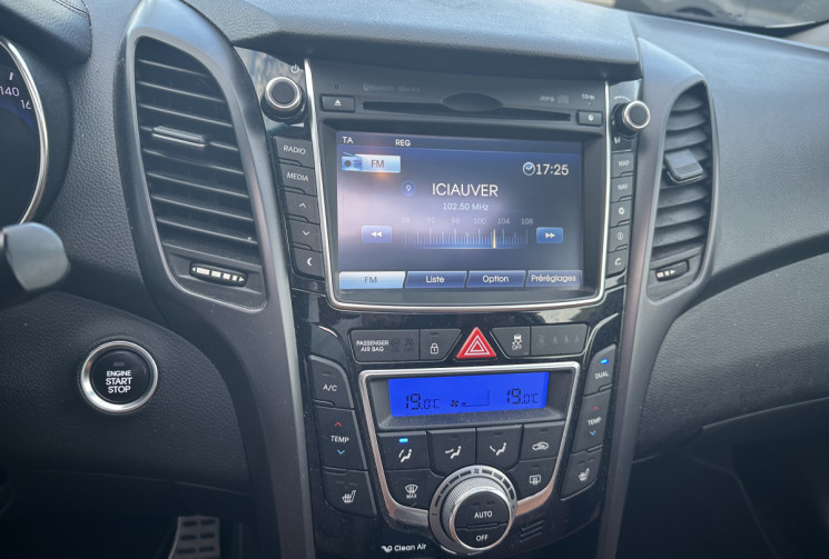 Hyundai i30 COUPE 1.6 CRDi 128 PREMIUM 