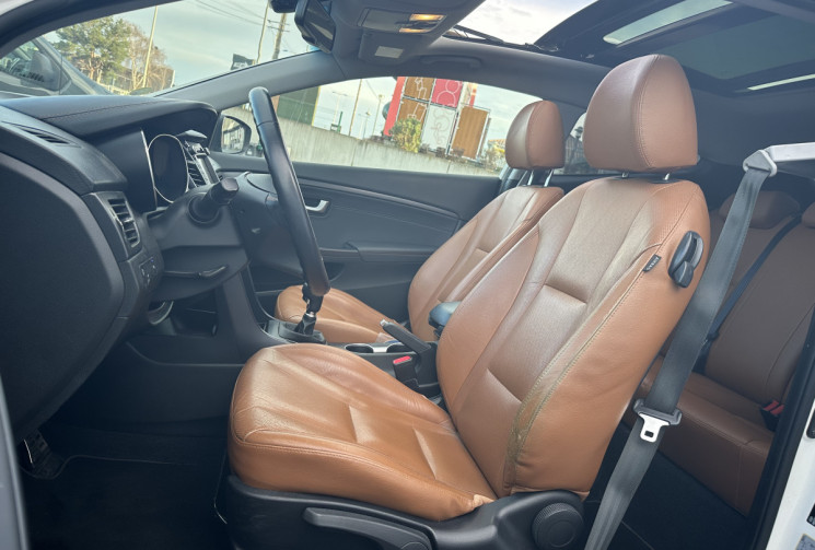 Hyundai i30 COUPE 1.6 CRDi 128 PREMIUM 