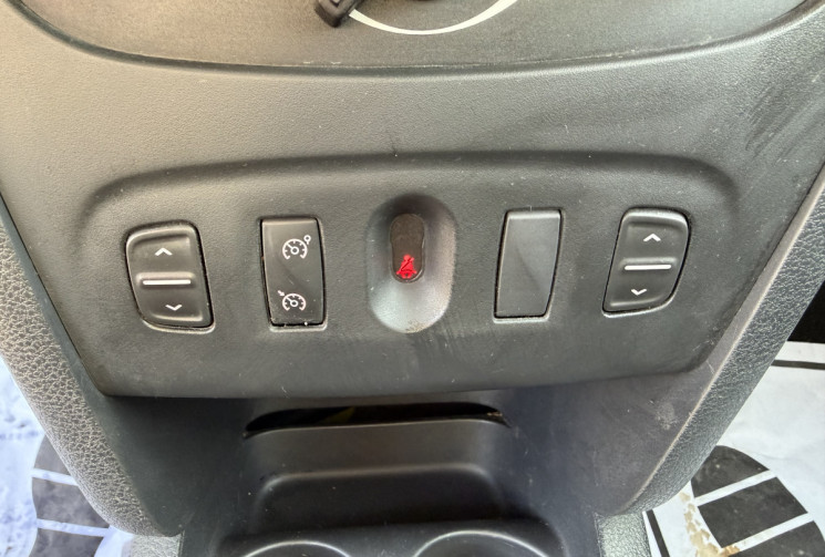 Dacia Sandero  1.5 dCi 90 eco2 LAUREATE - ENTRETIEN A JOUR