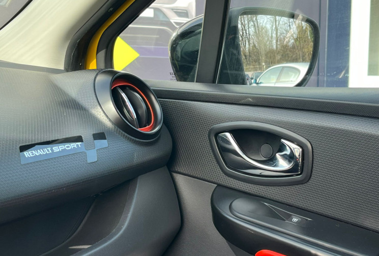 Renault Clio 4 RS 1.6 T 200ch EDC