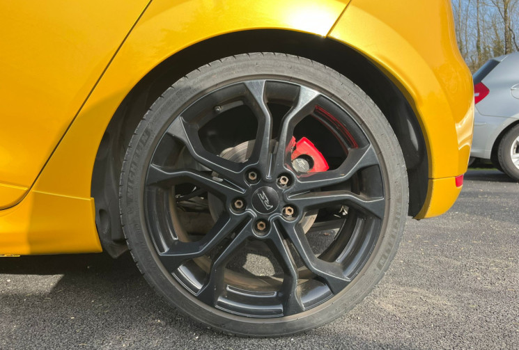 Renault Clio 4 RS 1.6 T 200ch EDC