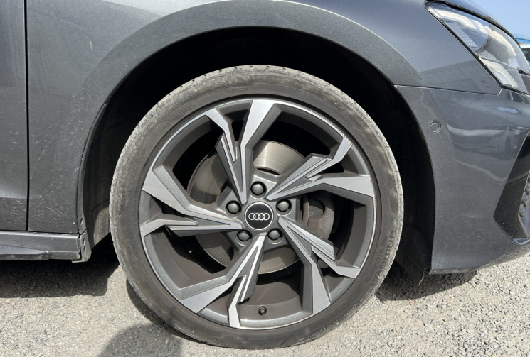 Audi A3 Sportback 2.0 TDI 150cv  S Line * Toit Ouvrant * Carplay * Sièges Sport * Caméra * 35