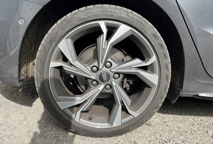 Audi A3 Sportback 2.0 TDI 150cv  S Line * Toit Ouvrant * Carplay * Sièges Sport * Caméra * 35