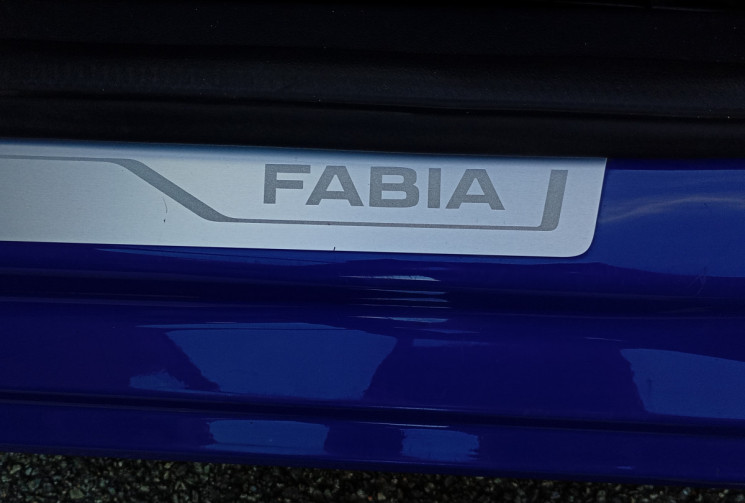 Skoda Fabia 1.0 MPI 60 Drive 125 Ans *Apple CayPlay *Camera de Recul