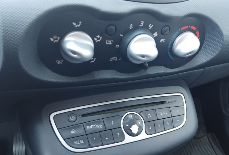 Renault Twingo II 1.2 i  LEV 75 cv - Régulateur de vitesse - Suivi complet 